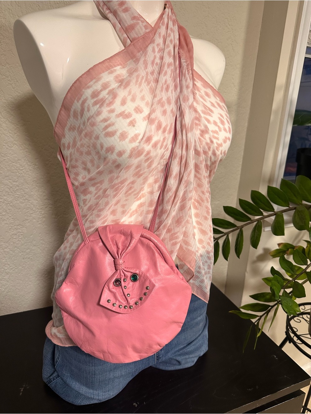 Vintage Pink Round Crossbody Bag with Decorative Studs and Gem
